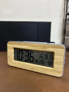 デジタル置時計 温度湿度表示つき