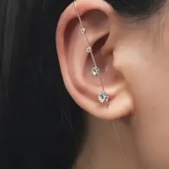 【ピアス】４光石　シンプル　ラインストーン　イヤーフックピアス　ゴールド　片耳用