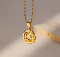 【ラスト1】月　cz一粒ブルーダイヤ　コイン　ネックレス サージカルステンレス