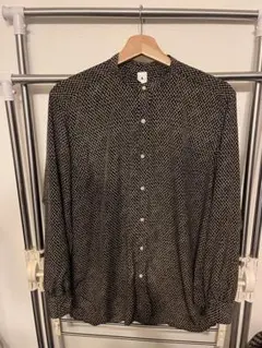 B. BOUCLE 長袖シャツ 黒と白のパターン