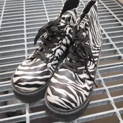 2025年最新】ゼブラ柄ブーツの人気アイテム - メルカリ