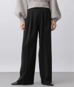 アパートバイローリーズ　インタックストレートパンツ