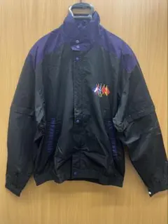 ナイロンジャケット 黒/紫 カラフルロゴ