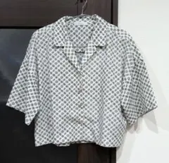 JEANASIS 総柄 開襟 半袖シャツ ショート丈 フリーサイズのサムネイル