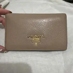 PRADA ベージュ 二つ折り財布