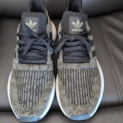 adidas ブラック/グレー スニーカー 10 US