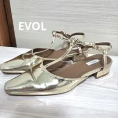 ​定価7920円 EVOL スクエアTストラップパンプス ゴールド 23.0cmのサムネイル