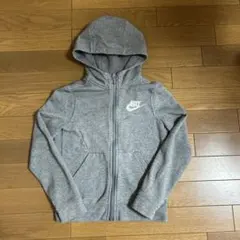 Nike グレー パーカー 120〜130cm フード付き