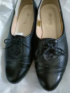 Burillage パンチング、 レースアップ 黒シューズ本革 23.5　春夏秋