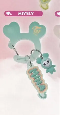 TWICE LOVELYSアクリルカラビナフロッキーマスコット ガチャ ミナ
