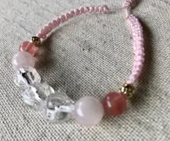 【素粒水ビーズ】天然石マクラメブレスレット チェリー＆ローズクォーツ ピンク