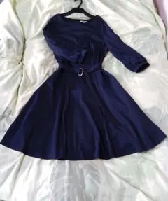 オンワード樫山　組曲　フォーマルワンピース 袖花柄レース切り替え　ネイビー