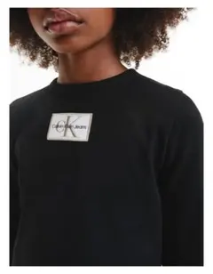 Calvin Klein Jeans 長袖クロップドトップス