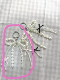 y2k ビーズキーホルダー　リボンチャーム パール　ピンク