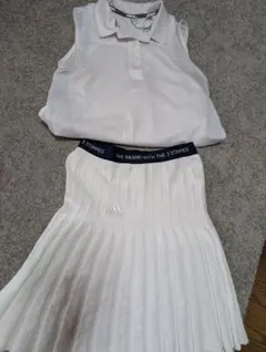 ホワイトポロシャツとプリーツスカートセット