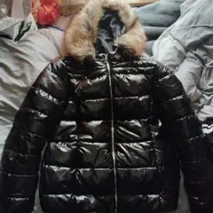 光沢黒ダウンジャケット ファー付き