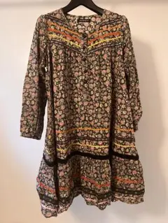 アナザーエディション　花柄膝丈ワンピース