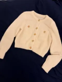 クリーム色クロップドカーディガン