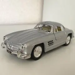 美品　メルセデスベンツ　300SL 最安値　ミニカー　絶版のサムネイル