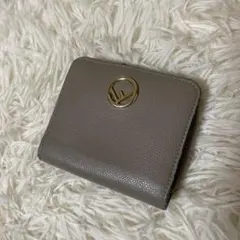 FENDI エフイズ　フェンディ ラウンドジップ　グレージュ 二つ折り財布のサムネイル