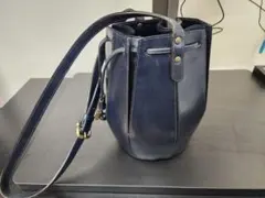 レノマパリス　ネイビー レザー バケツ型 ショルダーバッグのサムネイル