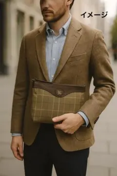 Burberryチェック柄ポーチ