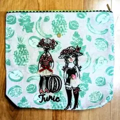 最終価格【TUNIC 鴨居羊子】マルチバッグ　38×35×11 タグ付のサムネイル