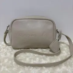 お買い得！未使用品⭐︎イアパピヨネ本革/エンボスショルダーバッグ