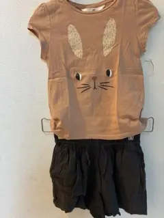 H&M ウサギプリントTシャツ＆ショートパンツ セットのサムネイル