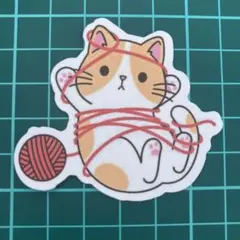 NO.30 毛糸に絡まった可愛い三毛猫防水ステッカー