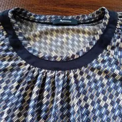 Aquascutum　アクアスキュータム　トップス 総柄　幾何学柄のサムネイル