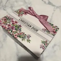 DIOR ギフトボックス 花柄
