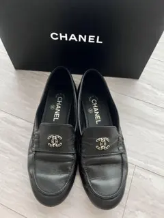 CHANEL パテントレザー パール装飾オペラシューズ - メルカリ