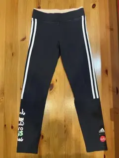 adidas ブラック ストライプ パンツ
