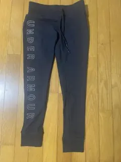 UNDER ARMOUR ブラック ジョガーパンツ