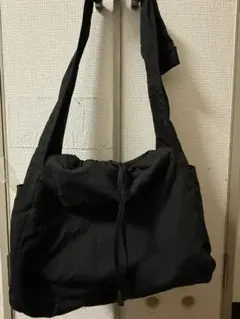 美品　ユニクロC　UNIQLO :C ソフトパフィーショルダーバッグ ブラック