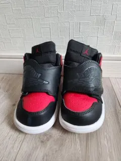 値下げJordan キッズ スニーカー ブラック/レッド