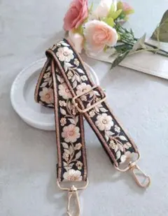 【1点限定】インド刺繍リボン　スマホショルダー　ショルダーストラップ　ブラック