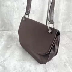 4℃ ショルダーバッグ ブラウン レザー調 上品 コンパクト フラップ 美品