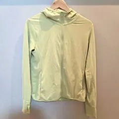UNIQLO　エアリズムUVカットメッシュフルジップパーカ　難あり