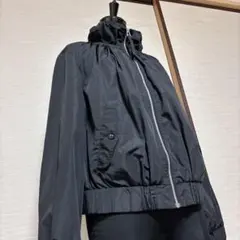 ユニクロ　ジャンパー　ブルゾン　ジャケット　ギャザー　Ｍ　黒　美品　ファスナー