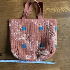 ログキャビンの手さげバッグ。」パッチワーク ❁ ハンドメイド - メルカリ