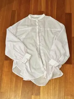 ピンクストライプ ボタン付きシアーシャツ 長袖