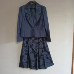 ネイビー ジャケットとスカートのセット