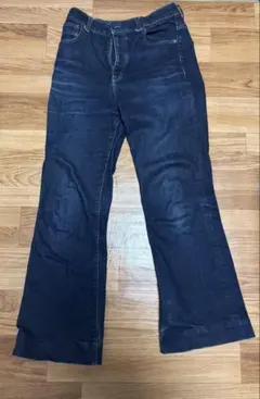 ダークブルーフレアデニムパンツ