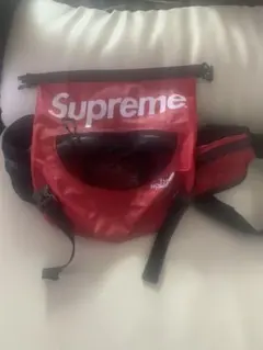美品supremeとTHE NORTH FACEコラボウエストポ一チ