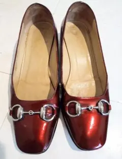 Gucci　パンプス　ホースビット　レトロモダニズム　エナメルレッドのサムネイル