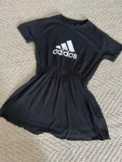 adidas 半袖　ワンピース　ブラック