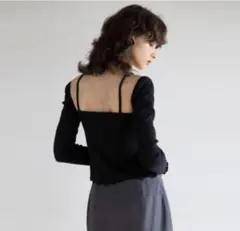 オフショルダー ブラック トップスのサムネイル