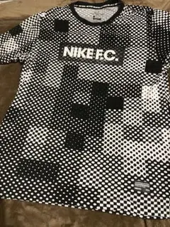 NIKE F.C. モノトーンTシャツ　メンズL